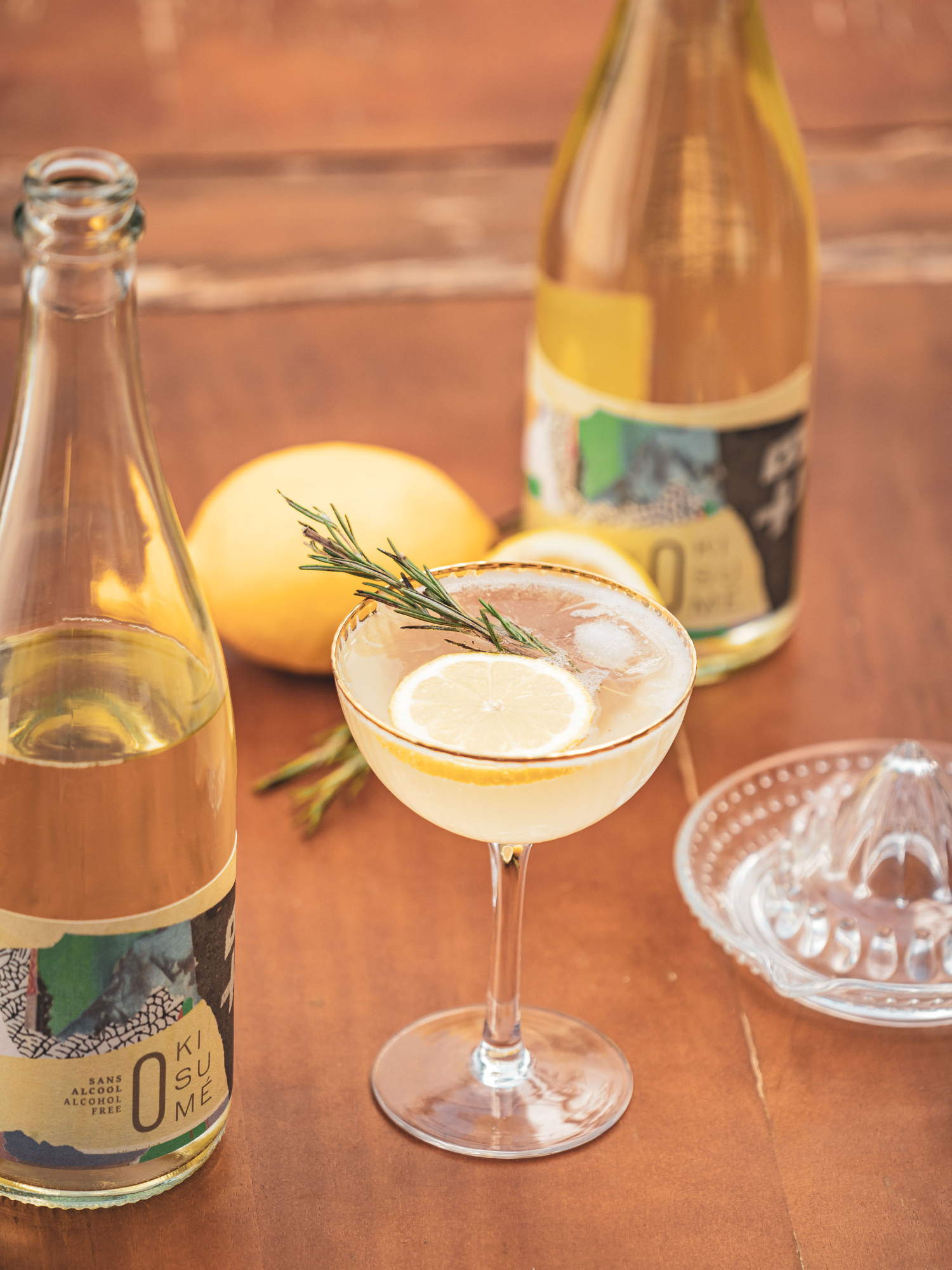 Boisson aromatisée à base de vin désalcoolisé gazéifié