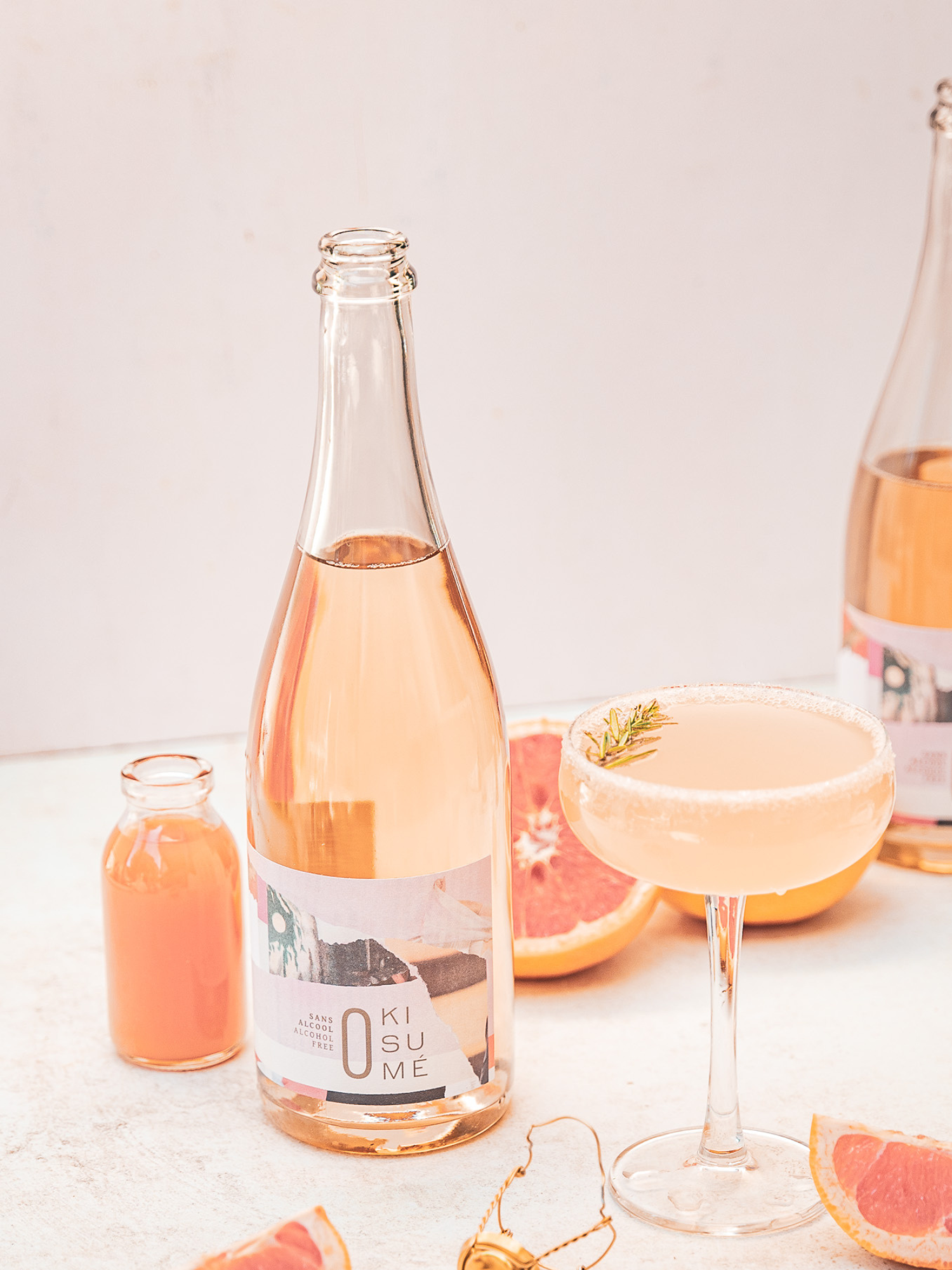Boisson aromatisée à base de vin désalcoolisé gazéifié